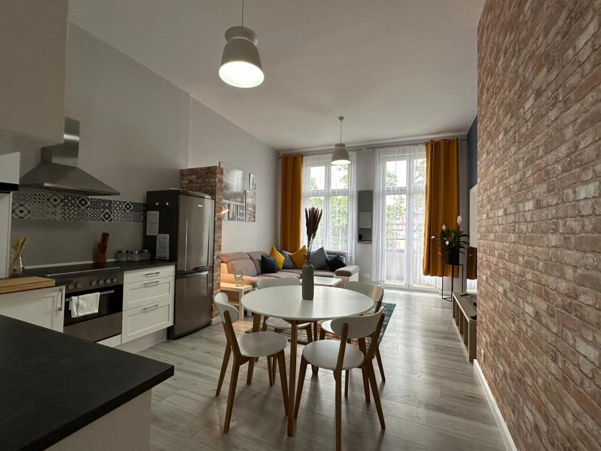 Apartament Wroclawia Extérieur photo