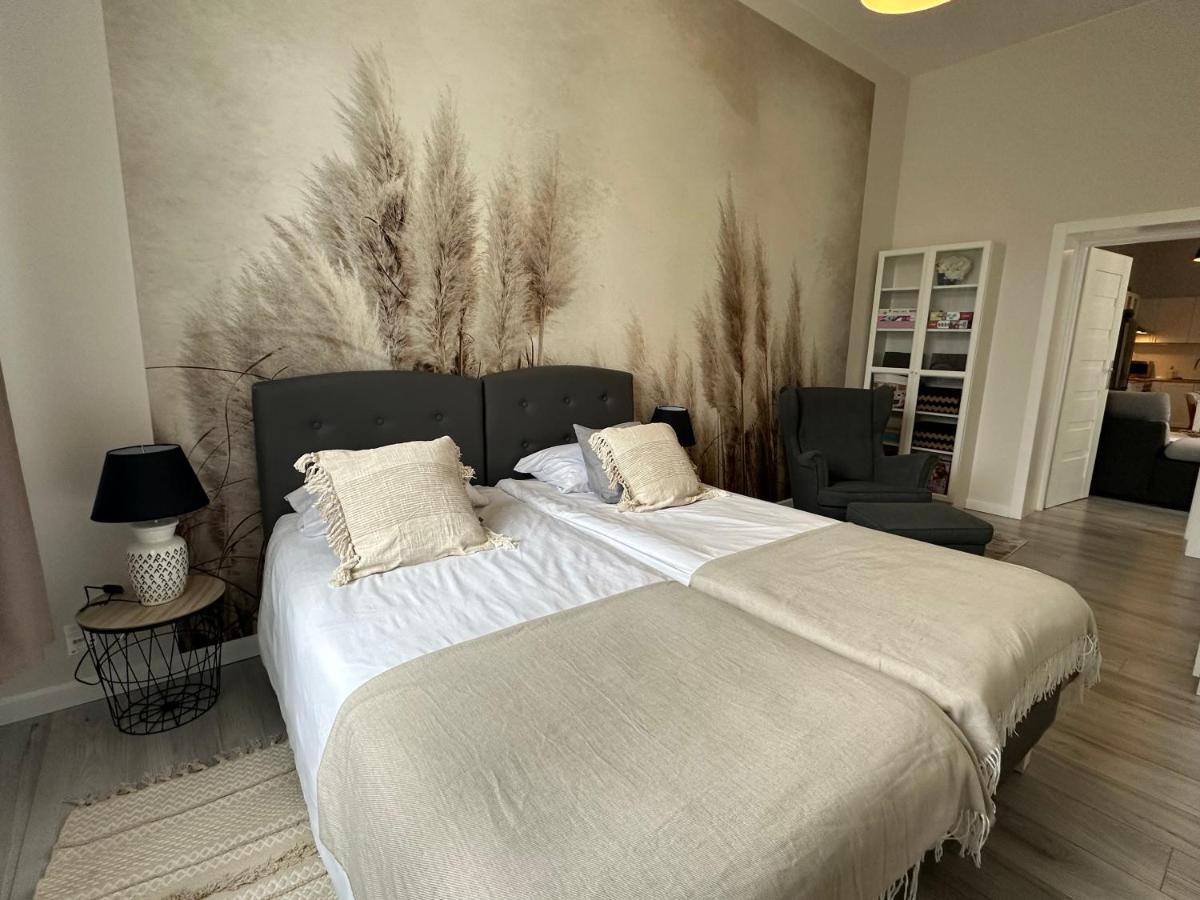 Apartament Wroclawia Extérieur photo